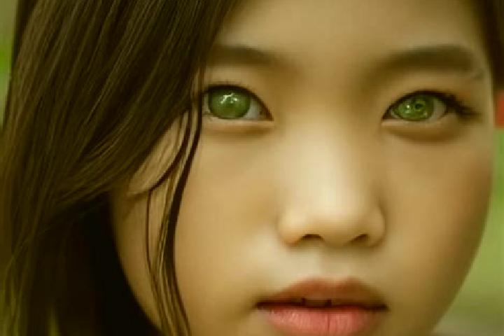 Addison, 39, a red green-eyed asian companion based in Sumurber. Offering Duos, Roleplay, BDSM. Available for incall and outcall, day and evening dates.