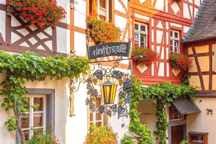 Addison, 39 — Escort in Obergroningen, Germany