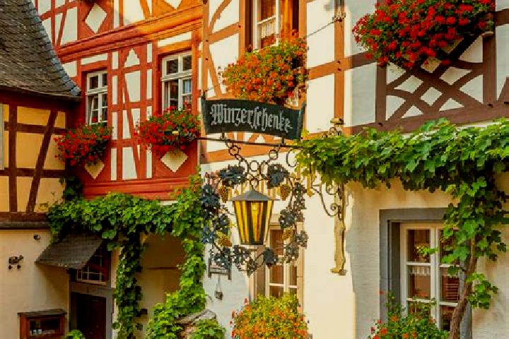 Addison, 39 — Escort in Schurdt, Germany