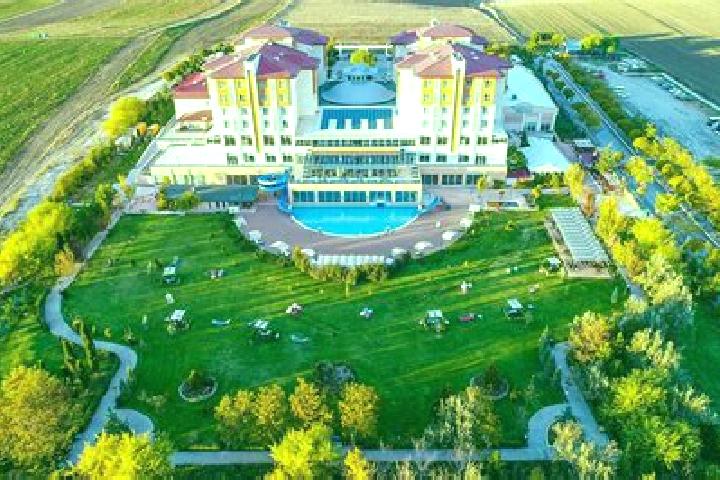 Addison, 39 — Escort in Termal, Turkey
