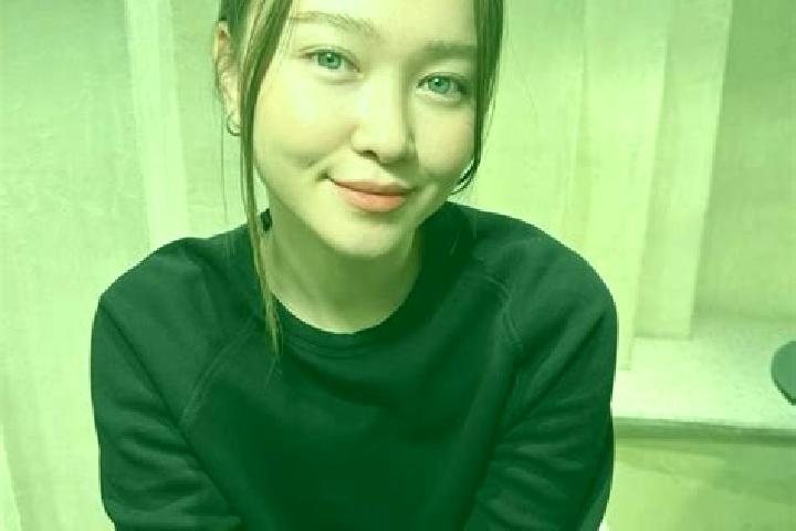 Alice, 20, a chestnut blue-eyed asian companion based in Hengling. Offering BDSM, Prostate Massage, GFE, Dinner Date. Available for incall and outcall, day a...