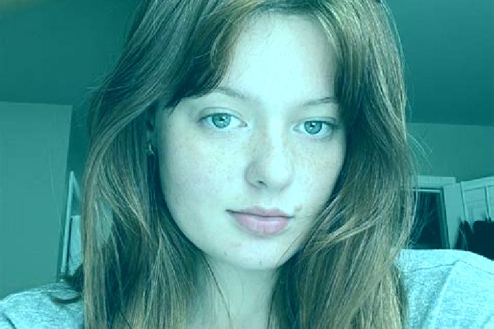 Alice, 20, a red green-eyed caucasian companion based in Cigiltepe. Offering A-Level, 69, BDSM. Available for incall and outcall, overnight bookings available.