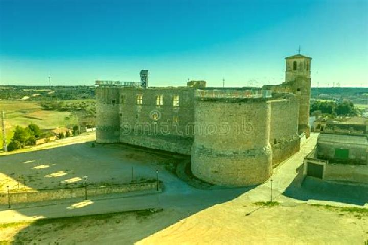 Alice, 20 — Escort in Castillo de Garcimunoz, Spain
