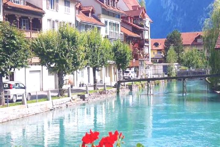 Alice, 20 — Escort in Toss, Switzerland