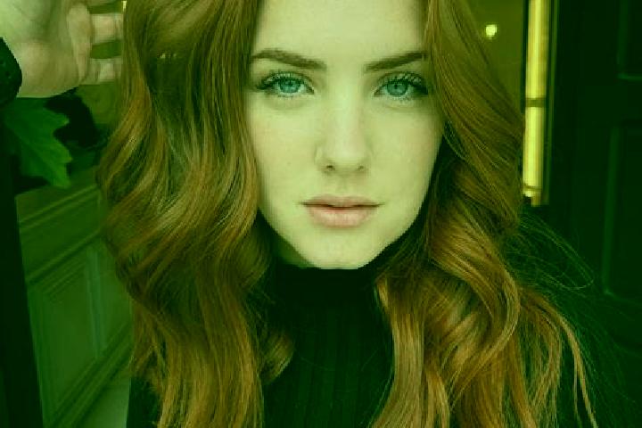 Alice, 21, a auburn blue-eyed mediterranean companion based in Wittenberg. Offering Roleplay, Dinner Date, Striptease, Tantra. Available for incall and outca...