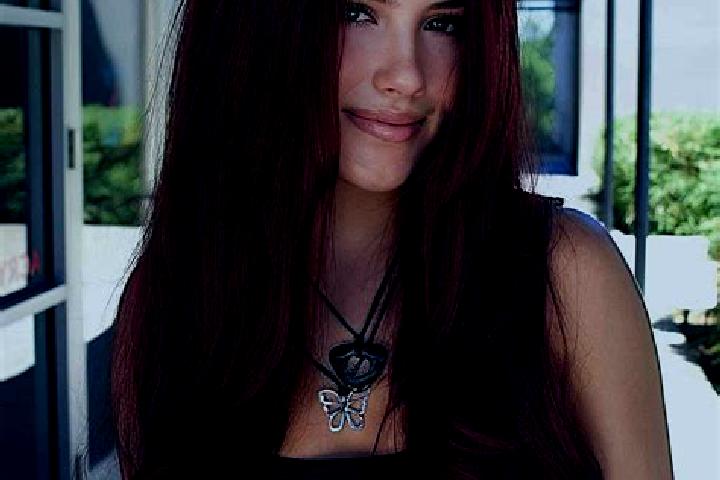Alice, 21, a auburn dark-eyed middle eastern companion based in Heiquan. Offering GFE, Party Girl, Couples. Available for incall and outcall, day and evening...