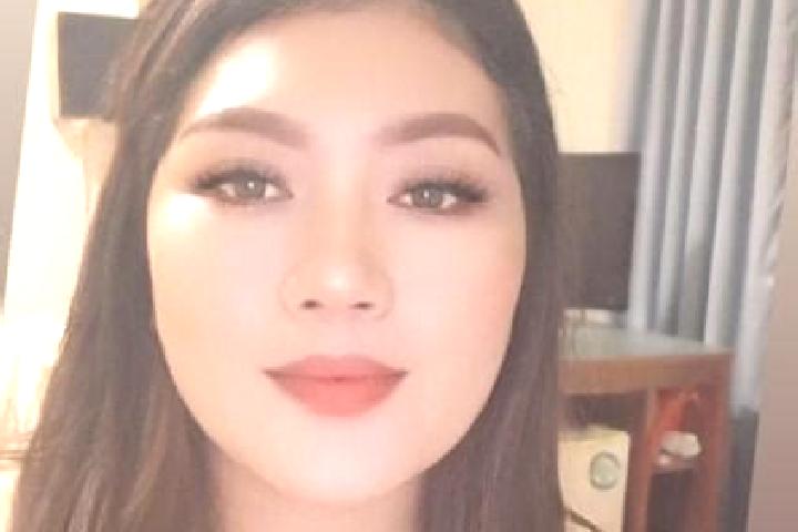 Alice, 21, a black grey-eyed asian companion based in Perstejn. Offering Domination, Dinner Date, Girlfriend Experience, Prostate Massage. Available for inca...