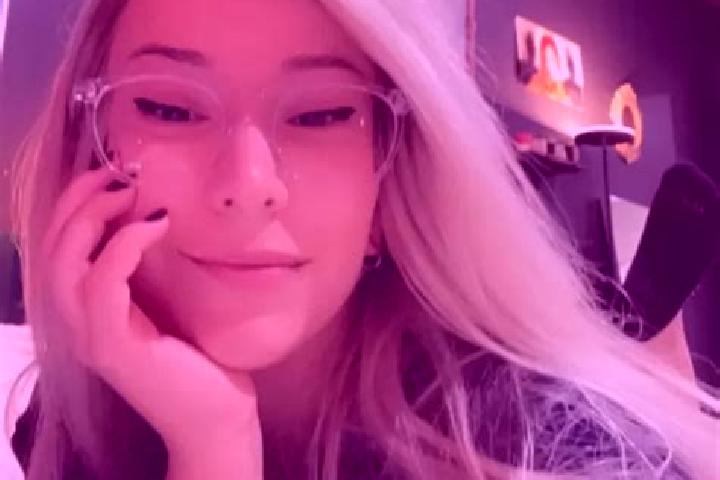 Alice, 21, a blonde amber-eyed caribbean companion based in Bad Aussee. Offering Prostate Massage, 69, Dinner Date. Available for incall and outcall, day and...
