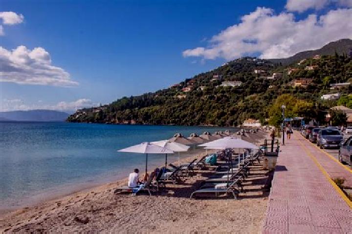 Alice, 21, a chestnut dark-eyed caribbean companion based in Kato Agios Markos. Offering Deep French Kissing, Overnight, Duos. Available for incall and outca...
