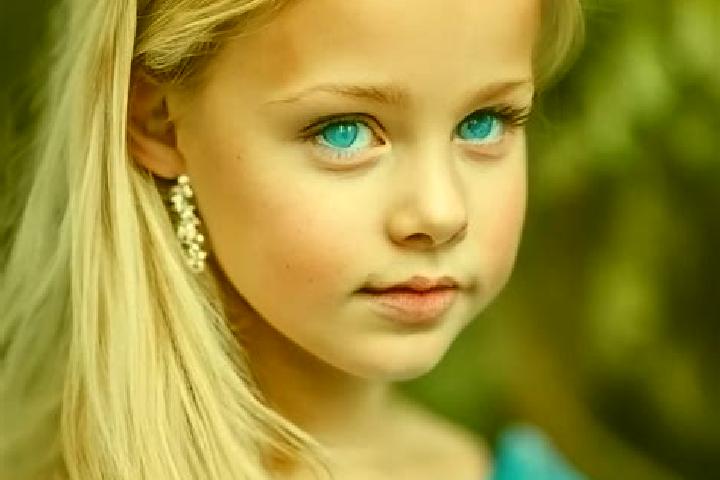 Alice, 21, a dark blonde blue-eyed caribbean companion based in Fontecchio. Offering 69, Roleplay. Available for incall and outcall, overnight bookings avail...