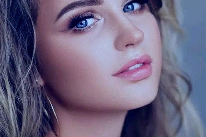 Alice, 21, a dark blonde blue-eyed slavic companion based in Wheatfield. Offering Dinner Date, Erotic Massage, Duos. Available for incall and outcall, day an...
