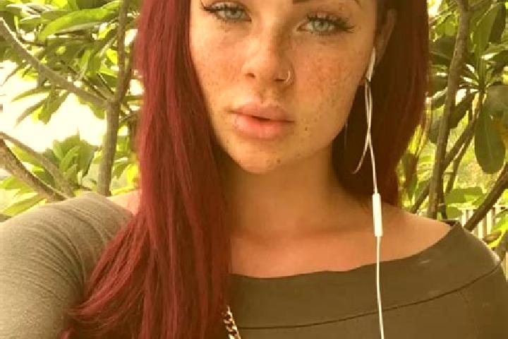 Alice, 22, a auburn green-eyed latina companion based in Cussac-sur-Loire. Offering Domination, Fetish, Striptease. Available for incall and outcall, overnig...