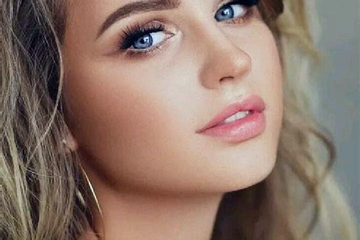 Alice, 22, a dark blonde blue-eyed mediterranean companion based in Ebene. Offering 69, GFE, OWO, Duos. Available for incall and outcall, overnight bookings ...