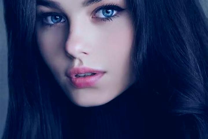 Alice, 22, a red dark-eyed slavic companion based in Neuhaeusel. Offering Girlfriend Experience, GFE, Fetish, BDSM. Available for incall and outcall, overnig...