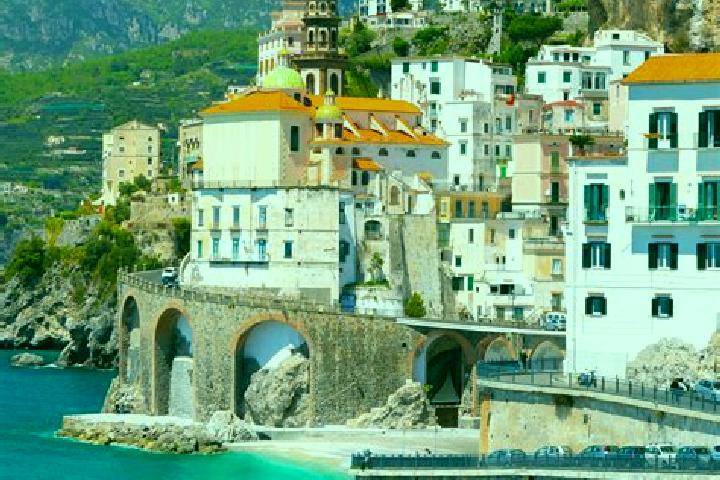 Alice, 22 — Escort in Le Castella, Italy