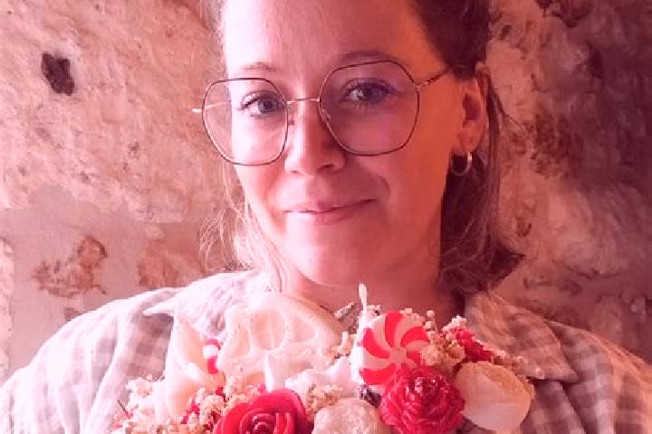 Alice, 22 — Escort in Lembras, France