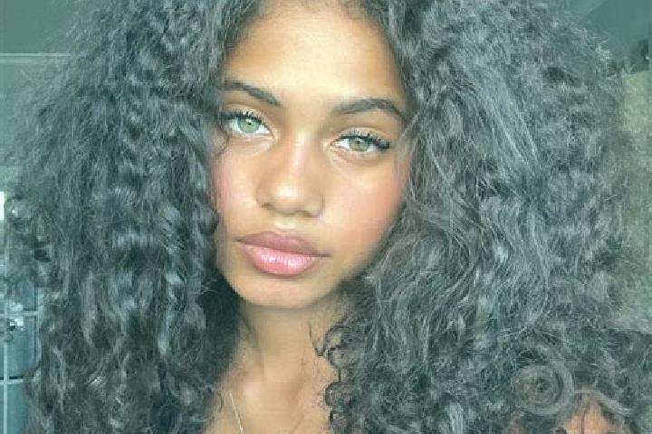 Alice, 23, a black amber-eyed ebony companion based in Sainte-Consorce. Offering Domination, Duos, Party Girl, Erotic Massage, A-Level. Available for incall ...
