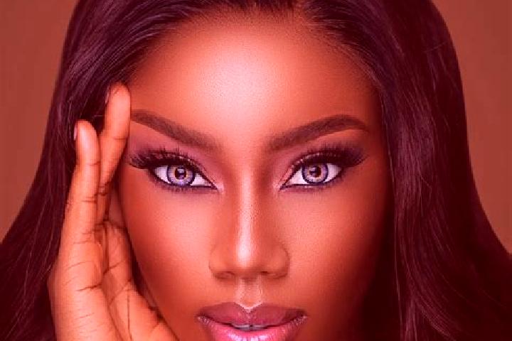 Alice, 23, a chestnut blue-eyed ebony companion based in Pio Duran. Offering Fetish, Duos, OWO, Erotic Massage. Available for incall and outcall, overnight b...