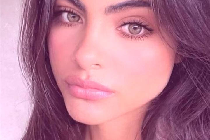 Alice, 23, a chestnut green-eyed indian companion based in Don. Offering Duos, Girlfriend Experience, Erotic Massage, Fetish. Available for incall and outcal...