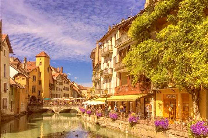 Alice, 23 — Escort in Bailly, France