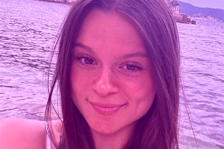Alice, 23 — Escort in Baisieux, France