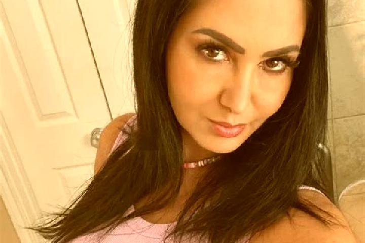 Alice, 24, a auburn dark-eyed mediterranean companion based in Solokuro. Offering GFE, Striptease, Deep French Kissing, 69, A-Level. Available for incall and...
