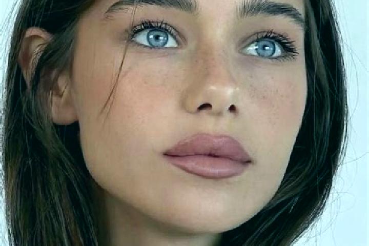Alice, 24, a brunette brown-eyed slavic companion based in Bai anba. Offering BDSM, Roleplay, Striptease. Available for incall and outcall, day and evening d...