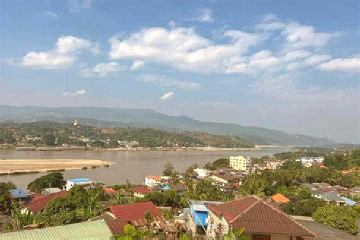 Alice, 24 — Escort in Ban Houayxay, Laos