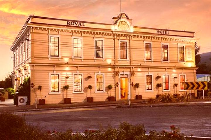 Alice, 24 — Escort in Featherston, New Zealand