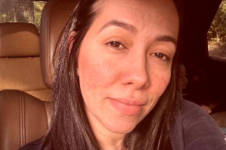 Alice, 24 — Escort in Fowlerville, United States