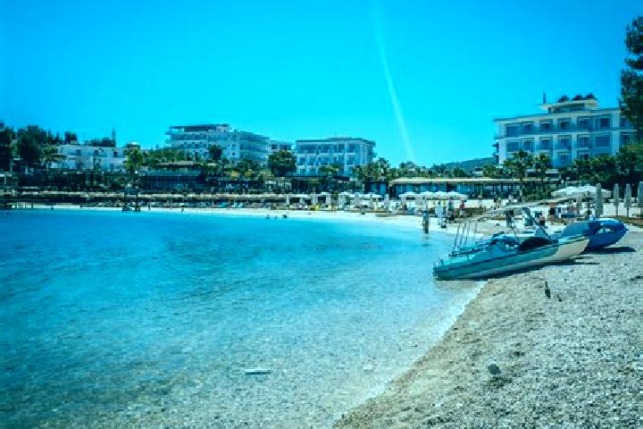 Alice, 24 — Escort in Gradishte, Albania