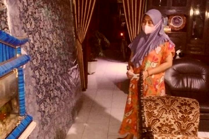 Alice, 24 — Escort in Kanigoro, Indonesia