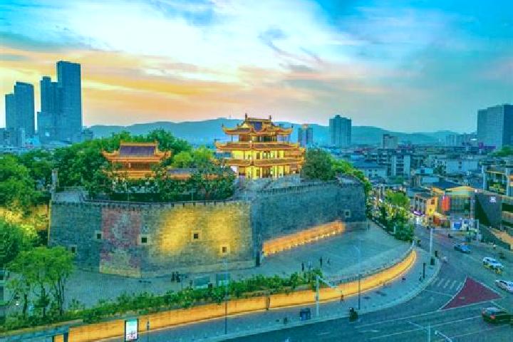 Alice, 24 — Escort in Tianxin, China