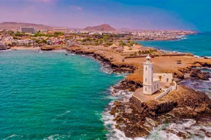 Alice, 24 — Escort in Vale Palmarejo, Cape Verde