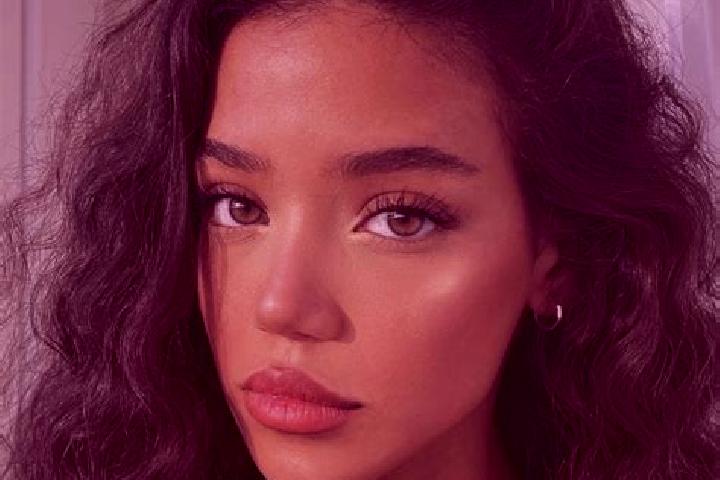 Alice, 25, a black brown-eyed middle eastern companion based in Sinimbu. Offering Party Girl, 69, CIM. Available for incall and outcall, day and evening dates.
