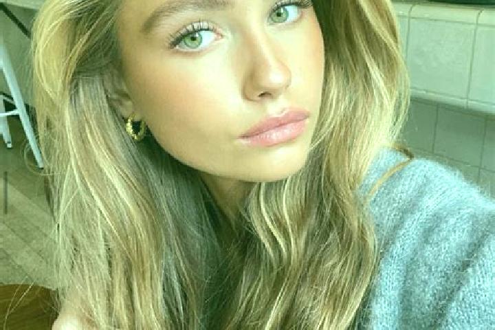 Alice, 25, a blonde hazel-eyed caucasian companion based in Kirkham. Offering Massage, CIM. Available for incall and outcall, overnight bookings available.