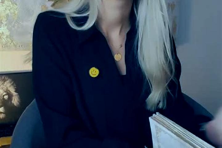 Alice, 25 — Escort in Estillac, France