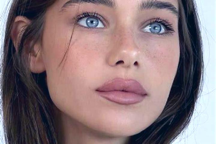 Alice, 26, a brunette brown-eyed slavic companion based in Sevenum. Offering OWO, BDSM. Available for incall and outcall, overnight bookings available.