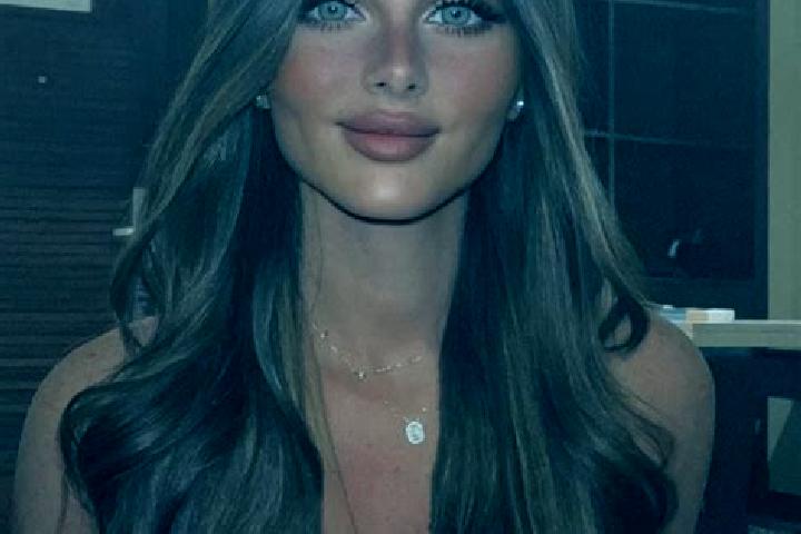 Alice, 26, a brunette dark-eyed ebony companion based in Unterradlberg. Offering CIM, Travel Companion. Available for incall and outcall, day and evening dates.