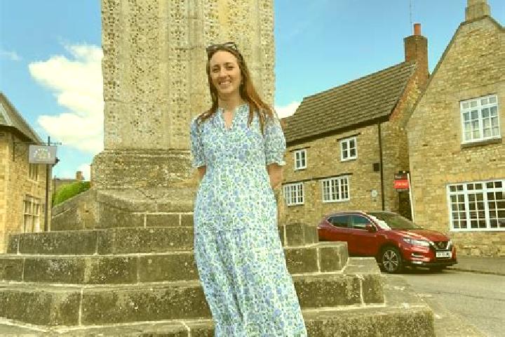 Alice, 26 — Escort in Geddington, United Kingdom