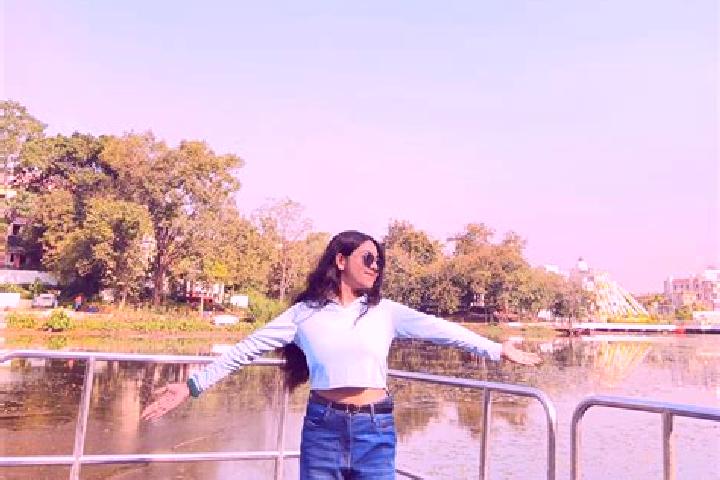 Alice, 26 — Escort in Santirbazar, India