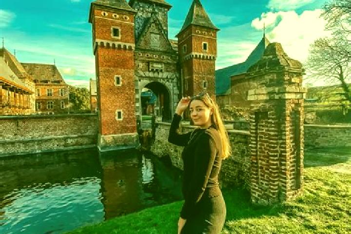 Alice, 26 — Escort in Sint-Pieters-Voeren, Belgium