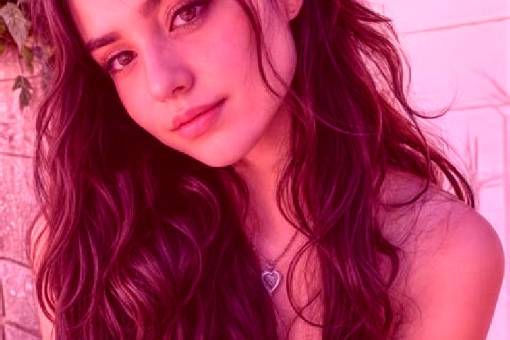 Alice, 27, a auburn amber-eyed middle eastern companion based in Charlesworth. Offering Travel Companion, Roleplay, 69. Available for incall and outcall, day...