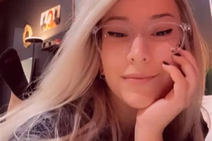 Alice, 27, a blonde brown-eyed indian companion based in Guthrie. Offering GFE, A-Level. Available for incall and outcall, day and evening dates.