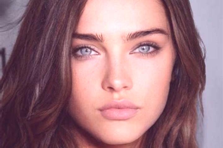 Alice, 27, a brunette amber-eyed indian companion based in Zapata. Offering Domination, Party Girl, Dinner Date. Available for incall and outcall, day and ev...