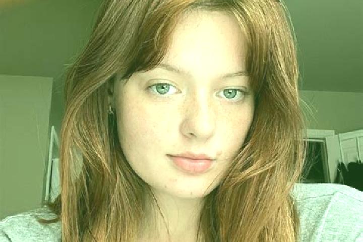 Alice, 27, a red brown-eyed latina companion based in Eke. Offering OWO, Tantra, Dinner Date. Available for incall and outcall, day and evening dates.