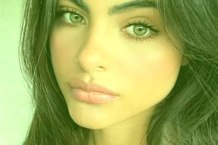 Alice, 27, a red dark-eyed indian companion based in Avio. Offering Girlfriend Experience, Overnight, Roleplay. Available for incall and outcall, day and eve...