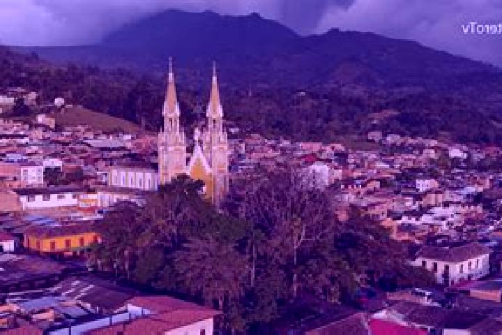 Alice, 27 — Escort in Chinavita, Colombia