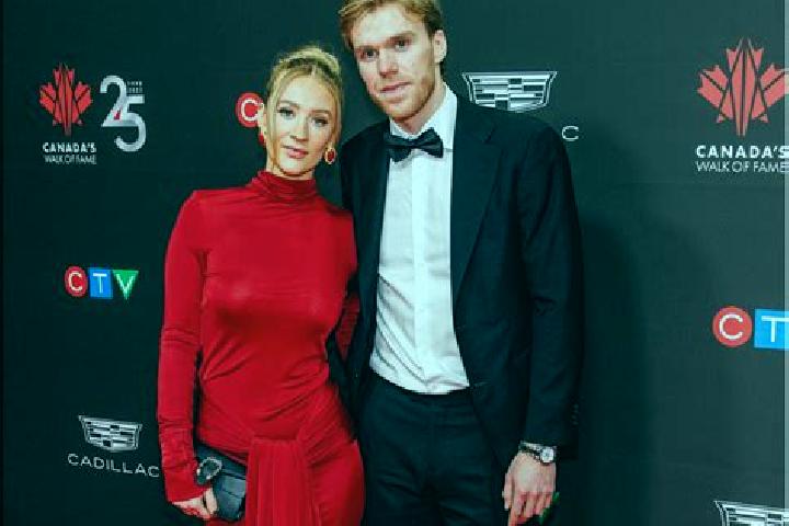 Alice, 27 — Escort in Red Carpet, Canada