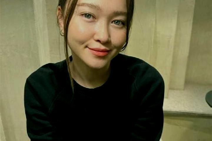 Alice, 28, a auburn blue-eyed asian companion based in Esil. Offering BDSM, Party Girl, Roleplay. Available for incall and outcall, overnight bookings availa...